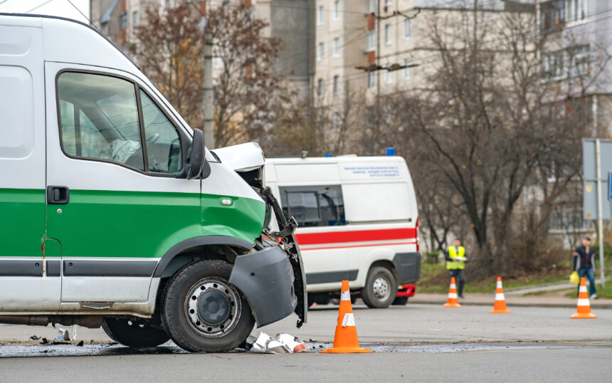 Kazada Elektrik Direğine Çarpmanın Cezası Nedir?